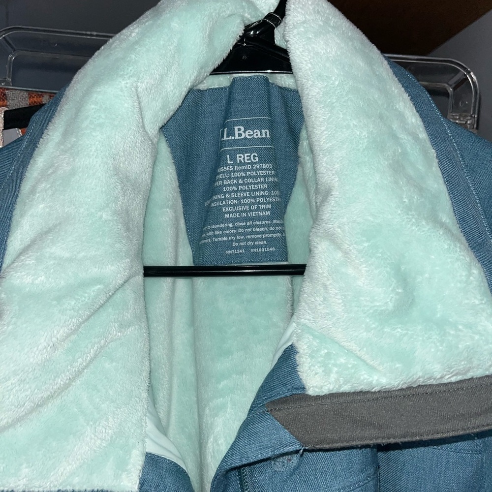 L.L. Bean Women’s Teal Performance Jacket - Picture 4 of 16